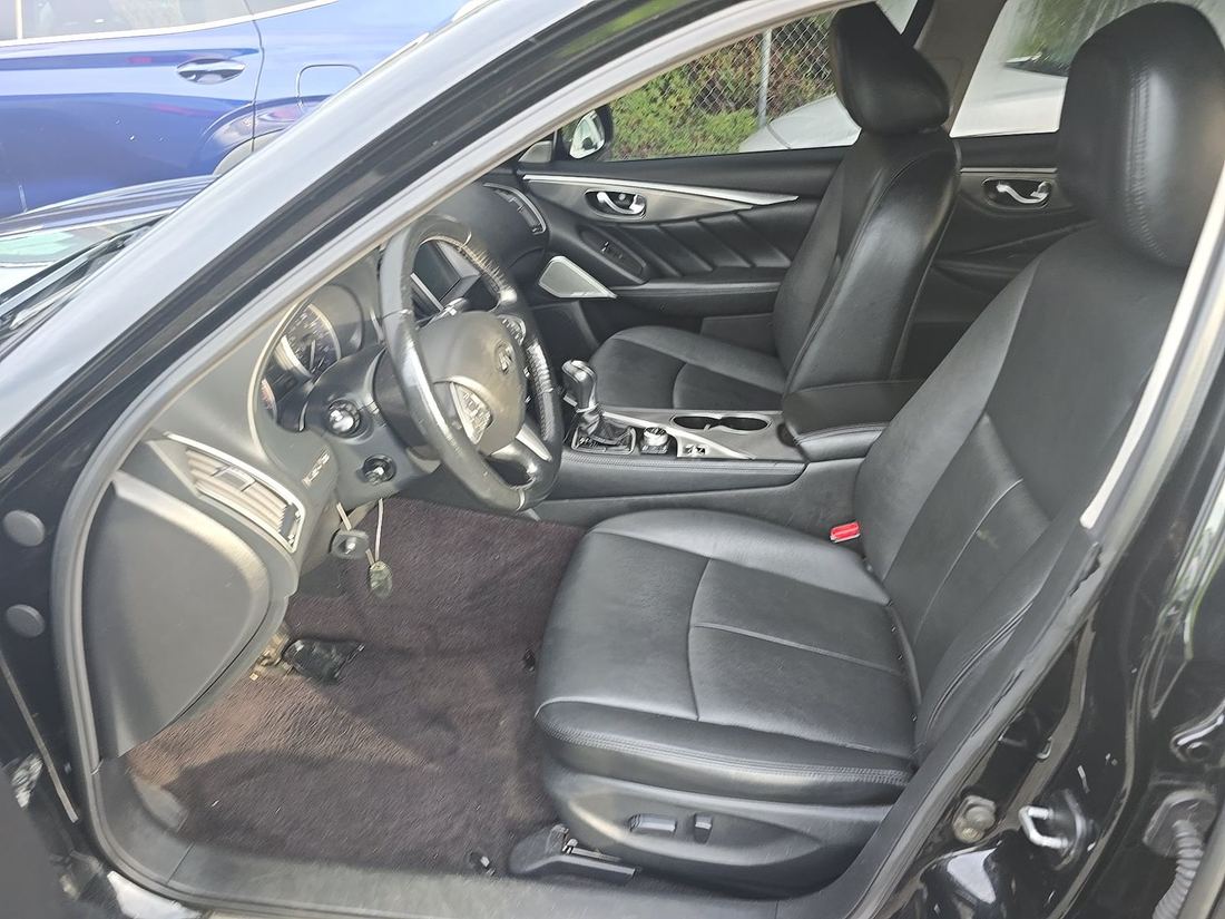 2017 INFINITI Q50