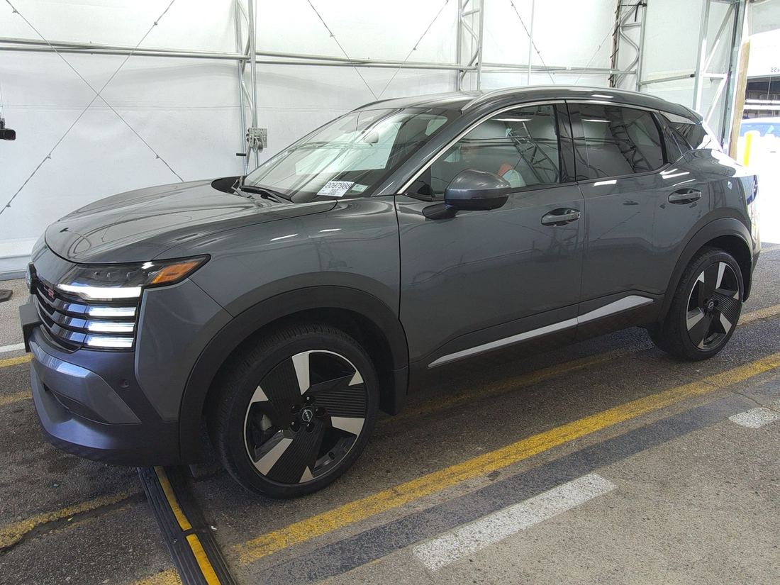 2025 NISSAN SR