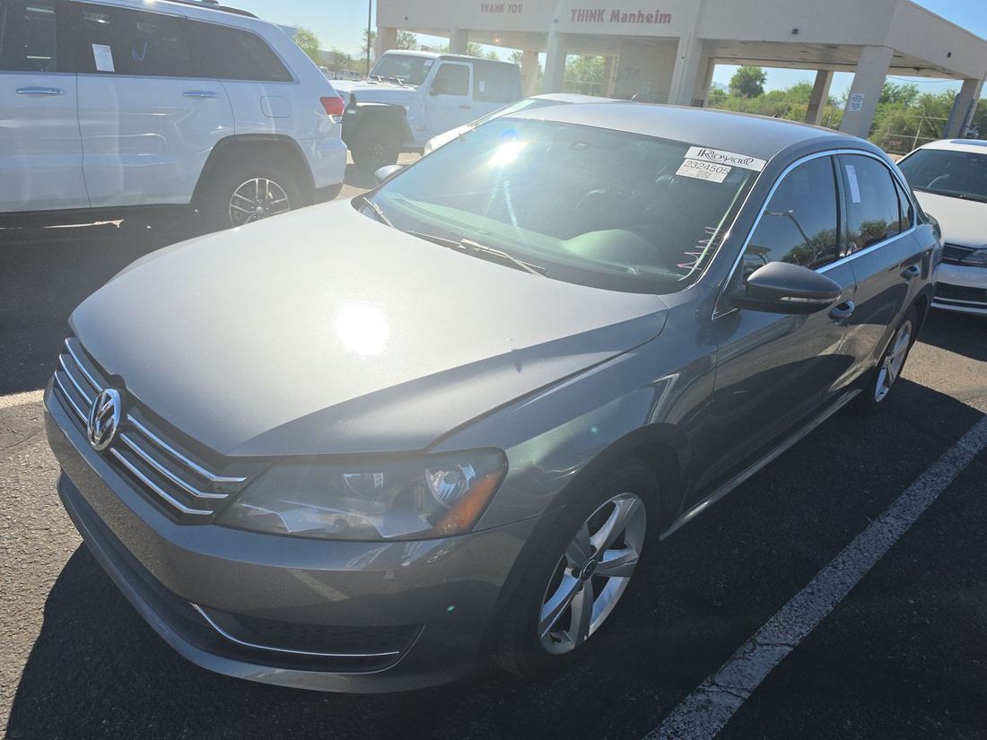 2012 VOLKSWAGEN SE