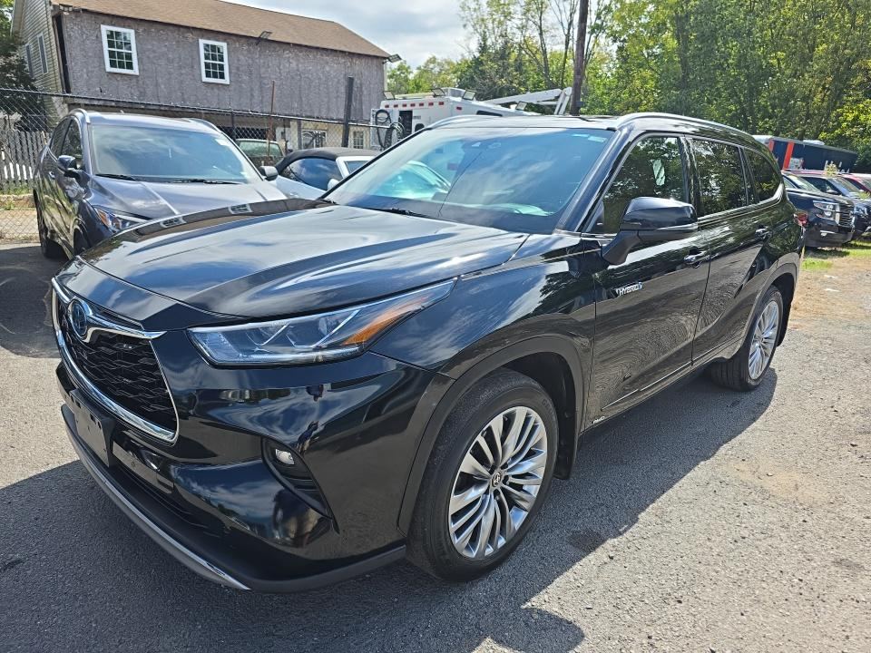 2021 Toyota AXUH78L
