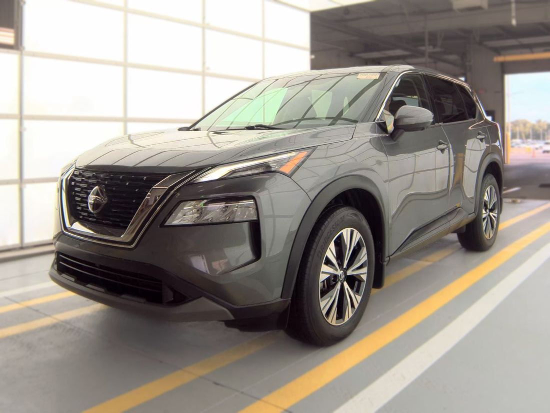 2021 Nissan SV