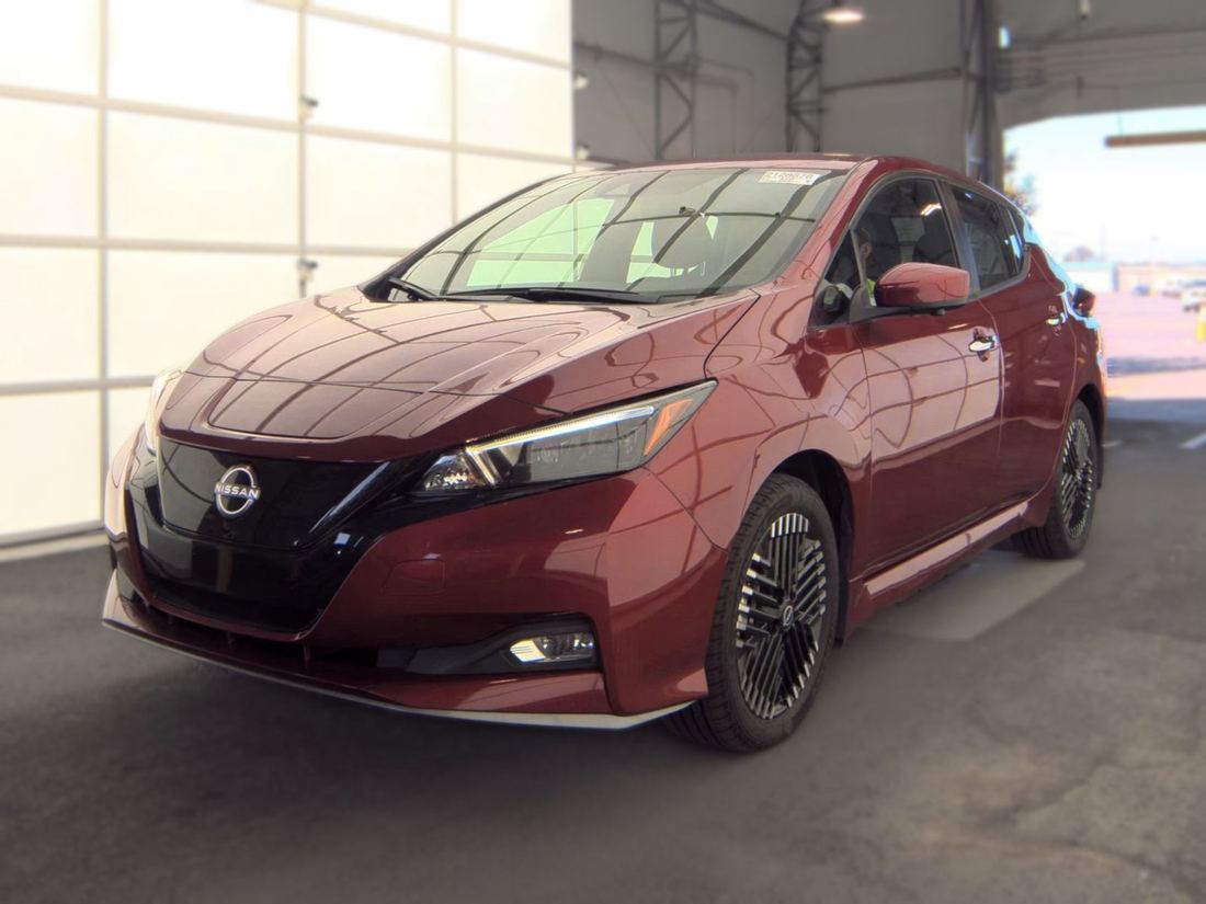 2025 NISSAN SV