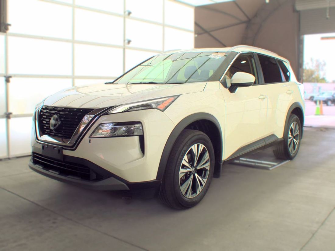 2023 NISSAN SV