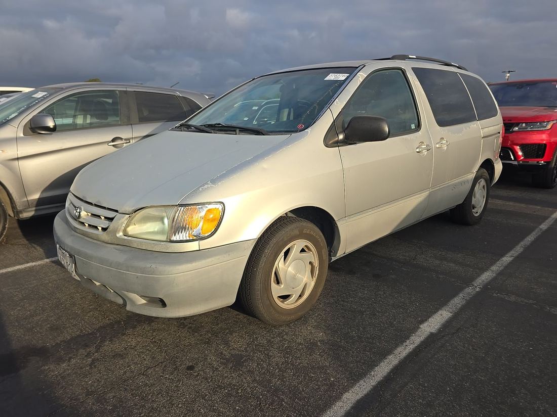 2002 TOYOTA MCL10L