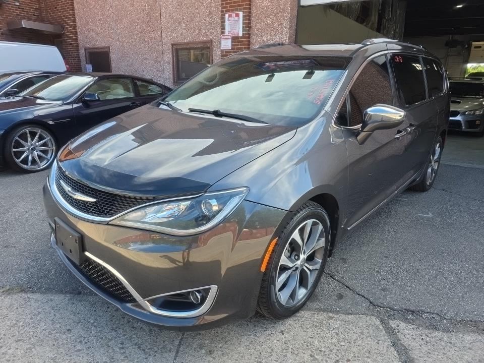 2017 CHRYSLER Limited