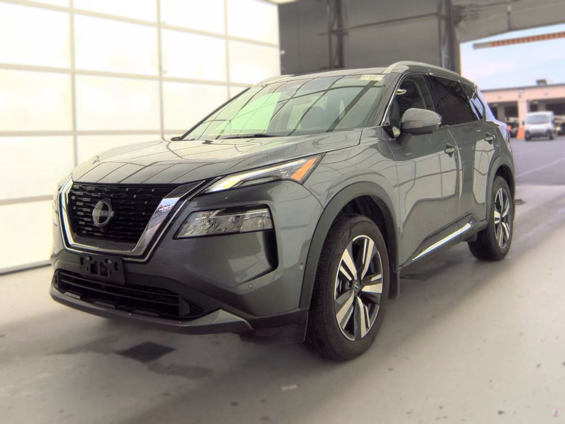 2023 NISSAN SL
