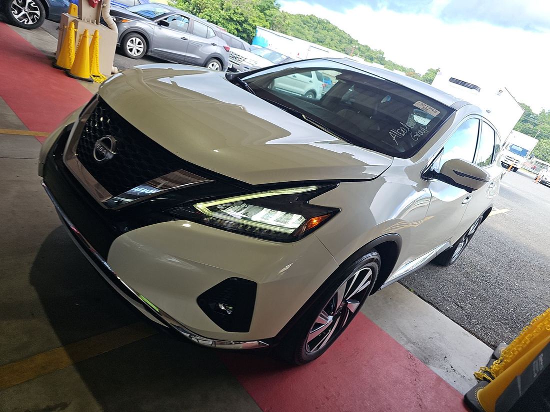 2023 NISSAN SL