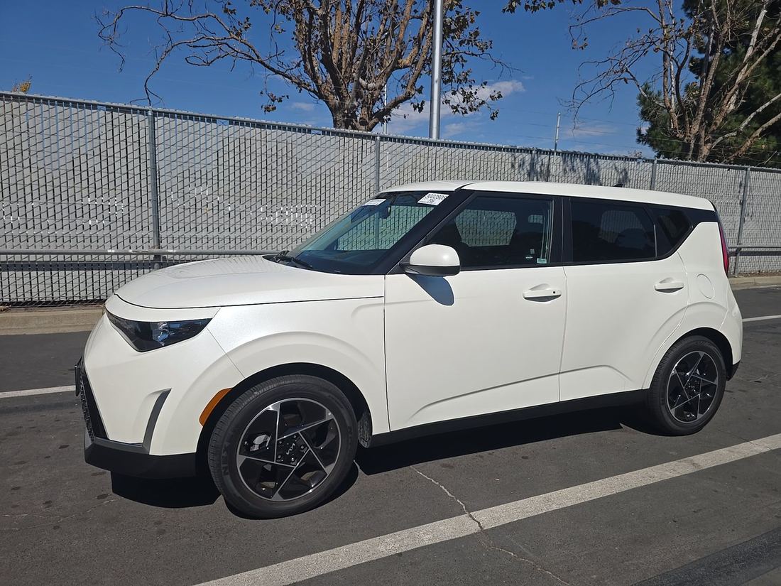 2025 KIA EX