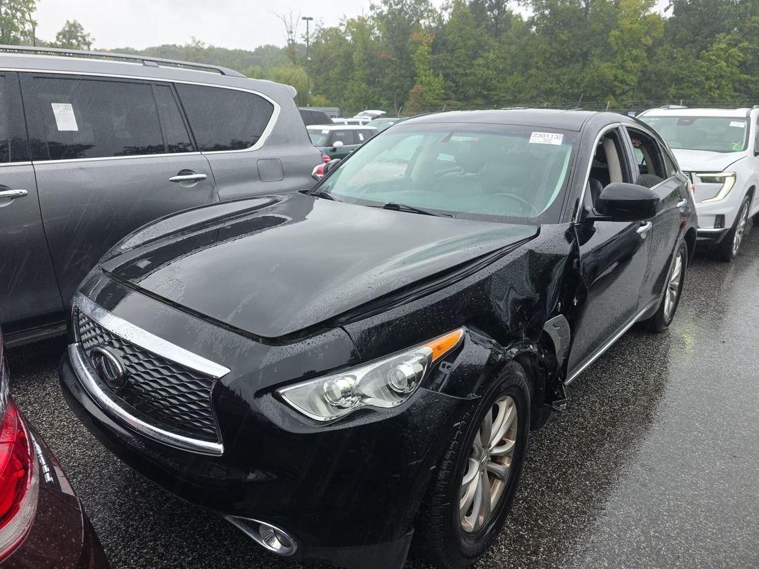 2017 INFINITI QX70