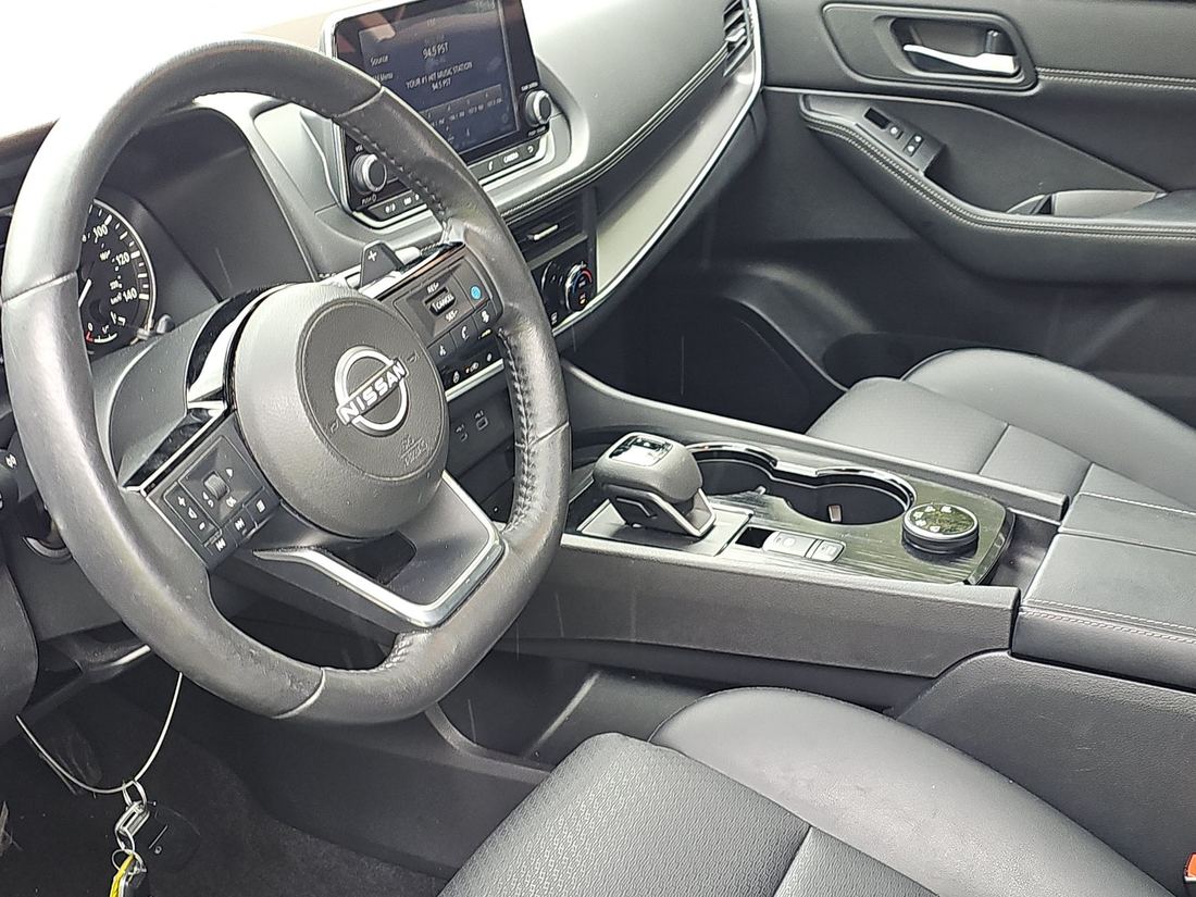 2023 NISSAN SV