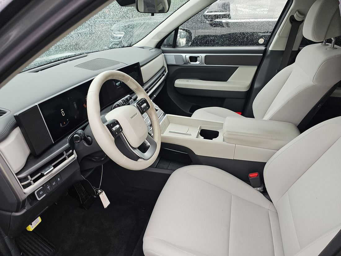 2024 HYUNDAI SE