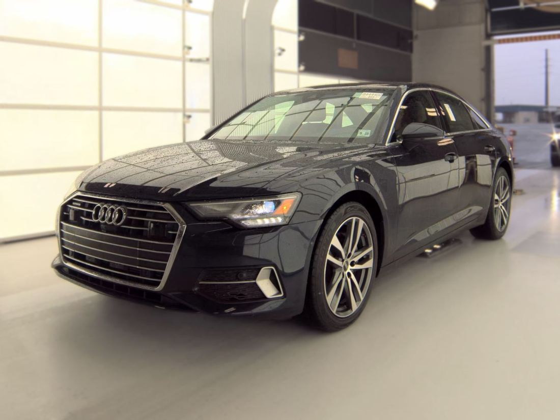 2023 AUDI quattro Premium