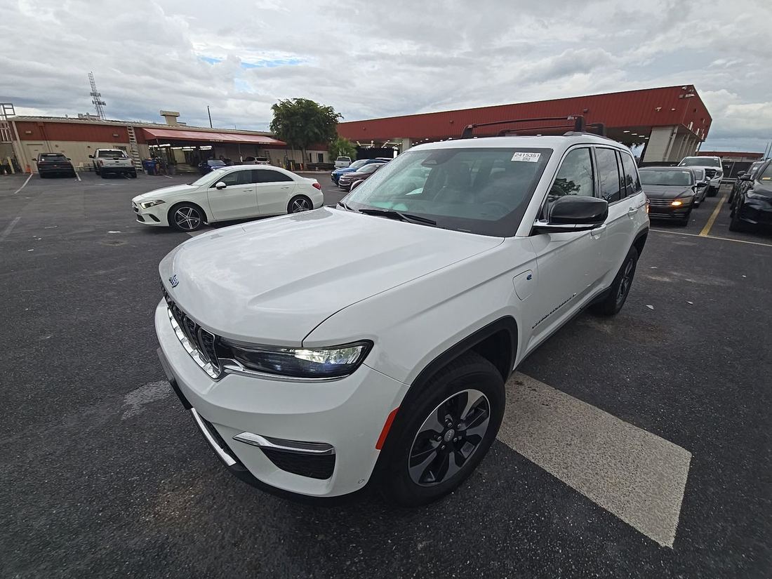 2023 JEEP 4XE