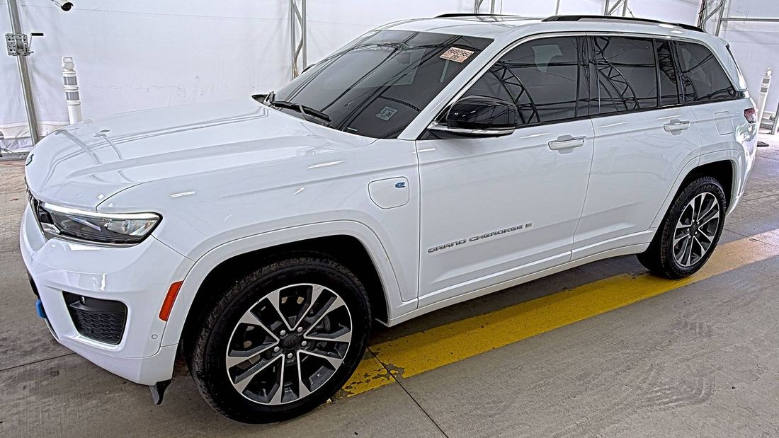 2023 Jeep Overland 4XE