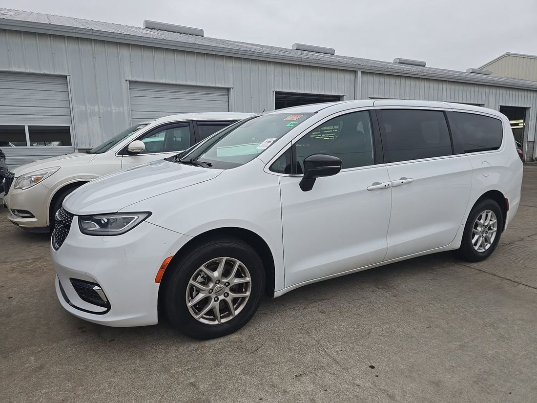 2024 CHRYSLER RU