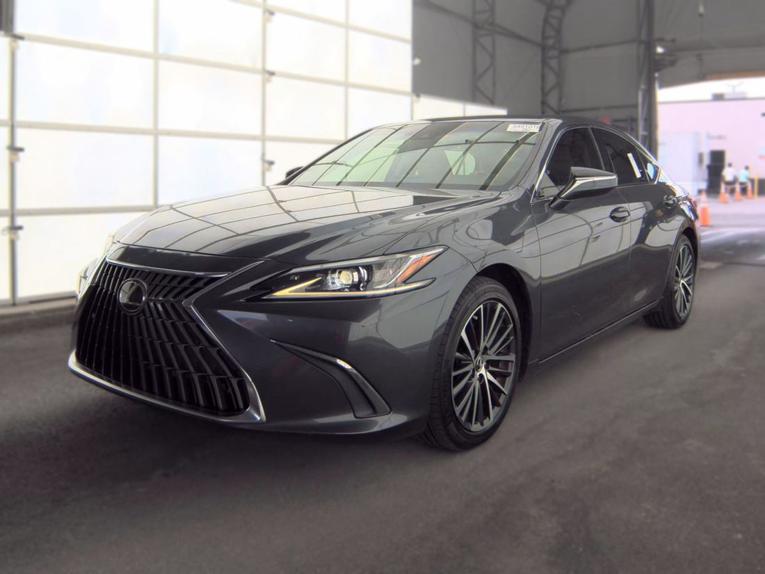 2023 LEXUS 10 Series