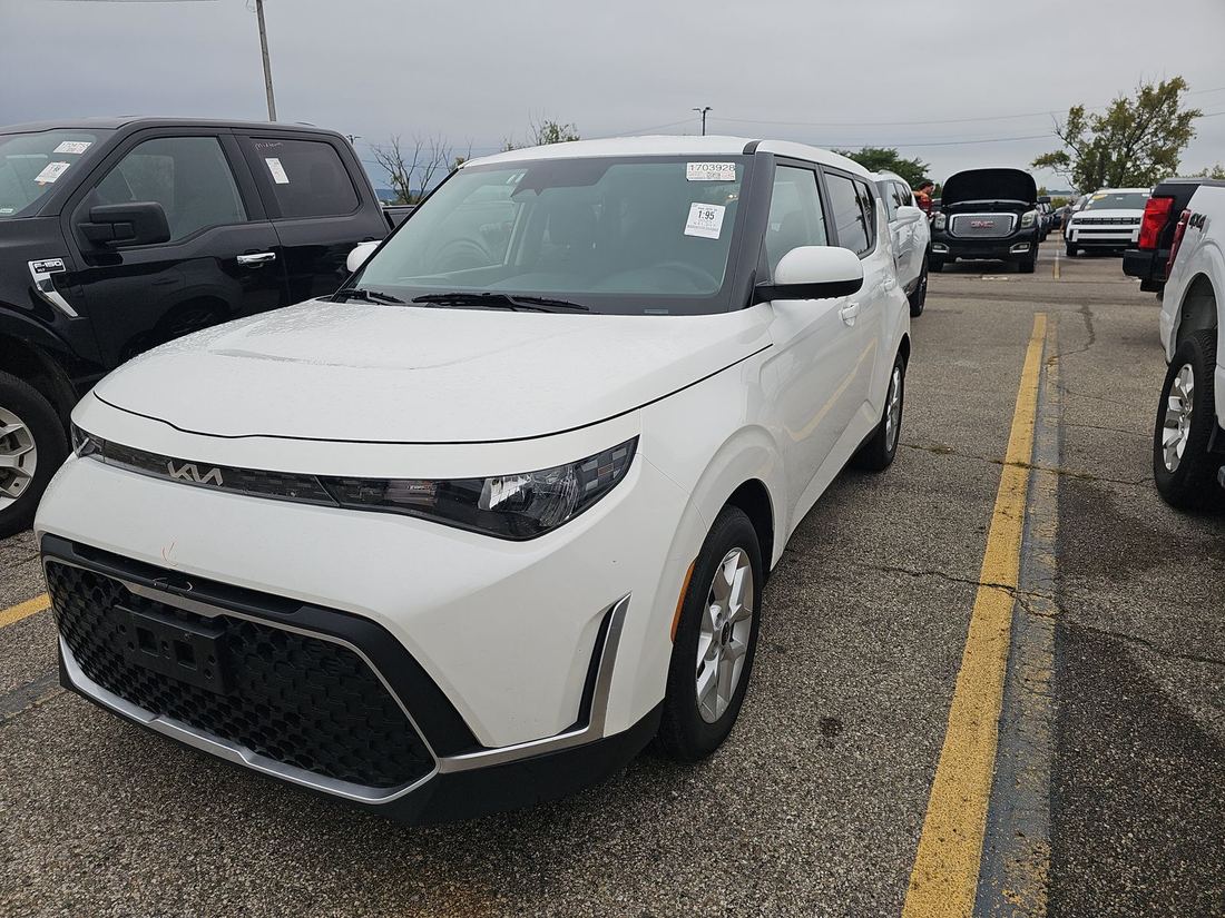 2025 KIA LX, S