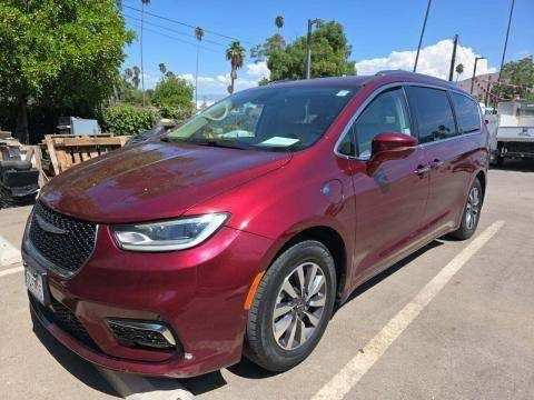 2021 Chrysler Touring L
