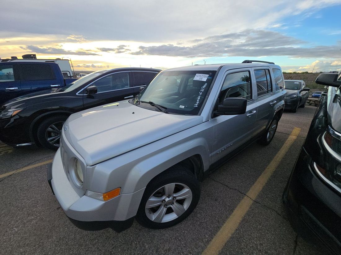 2012 JEEP Latitude