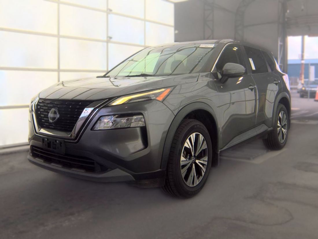 2022 Nissan SV
