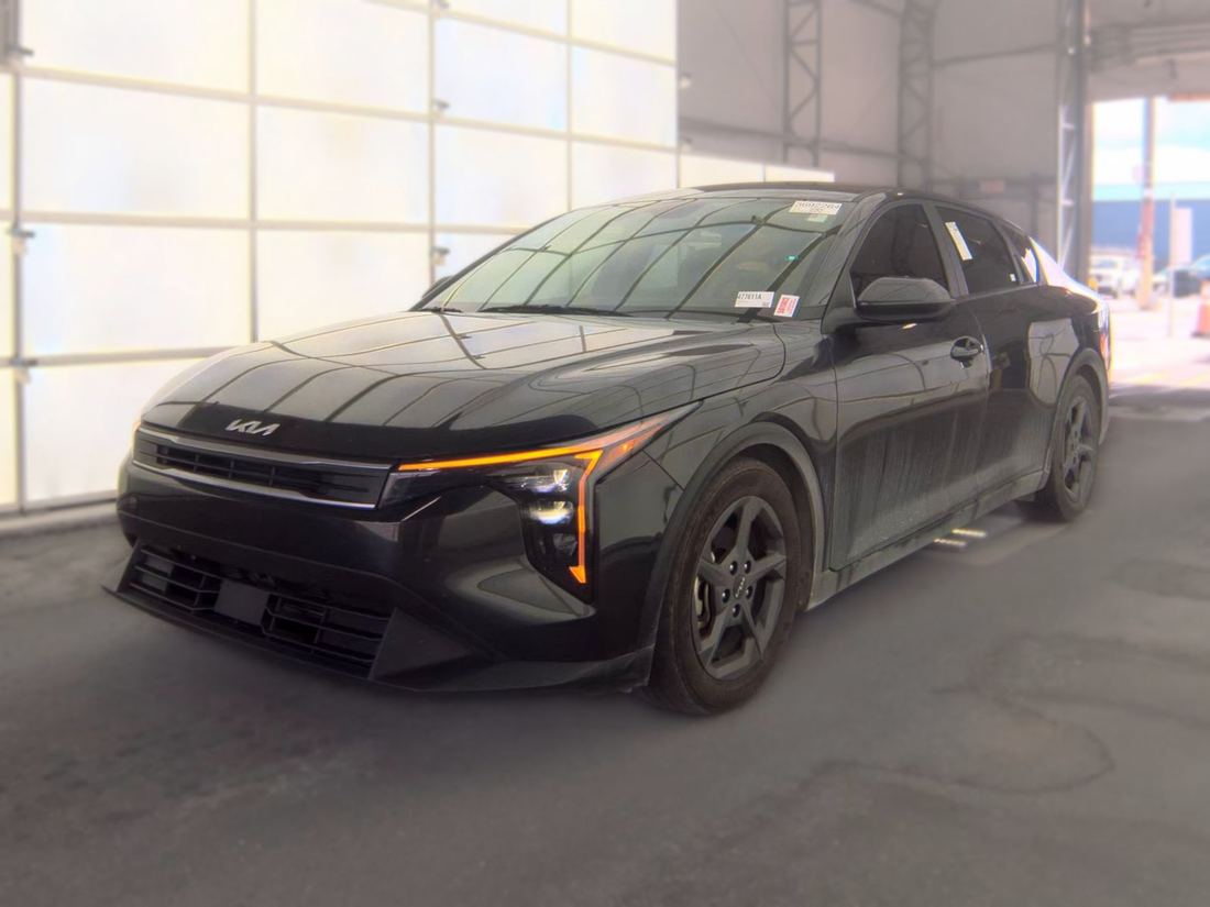 2025 Kia LX, LXS
