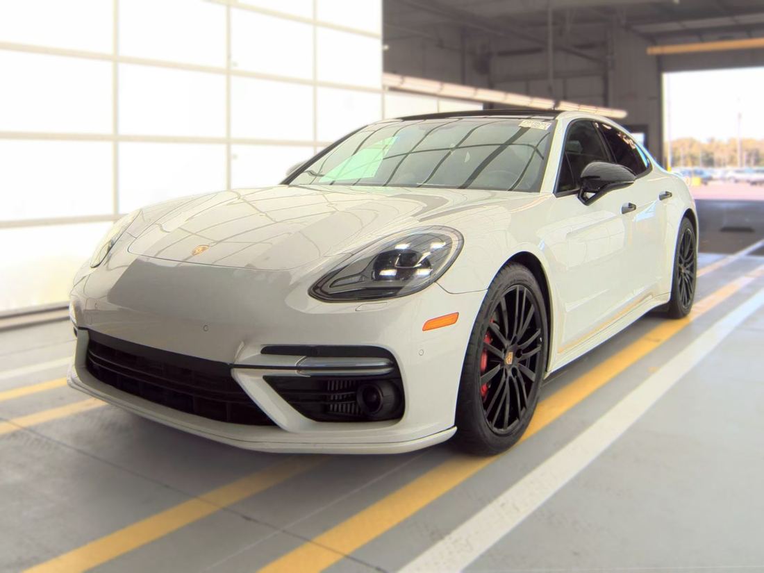 2017 PORSCHE GTS