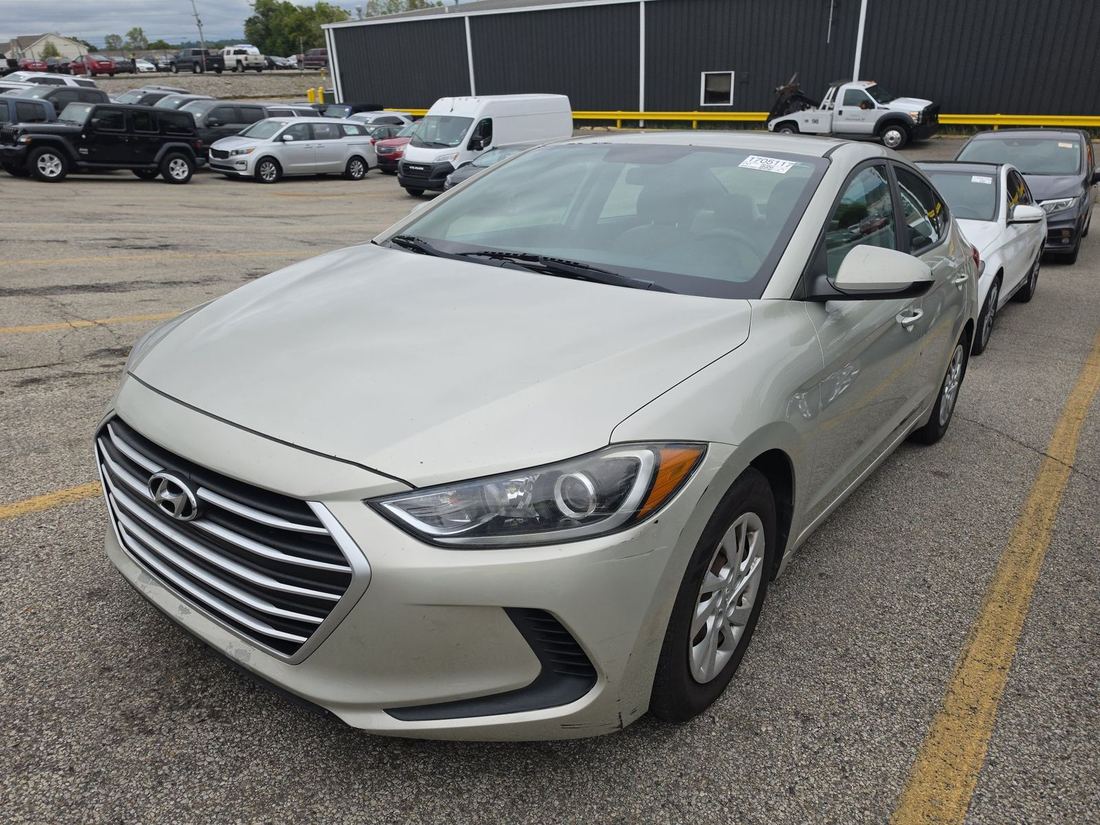 2017 HYUNDAI SE Base