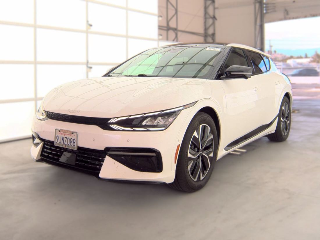 2023 Kia GT-Line