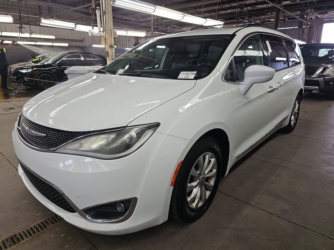 2017 CHRYSLER Touring L