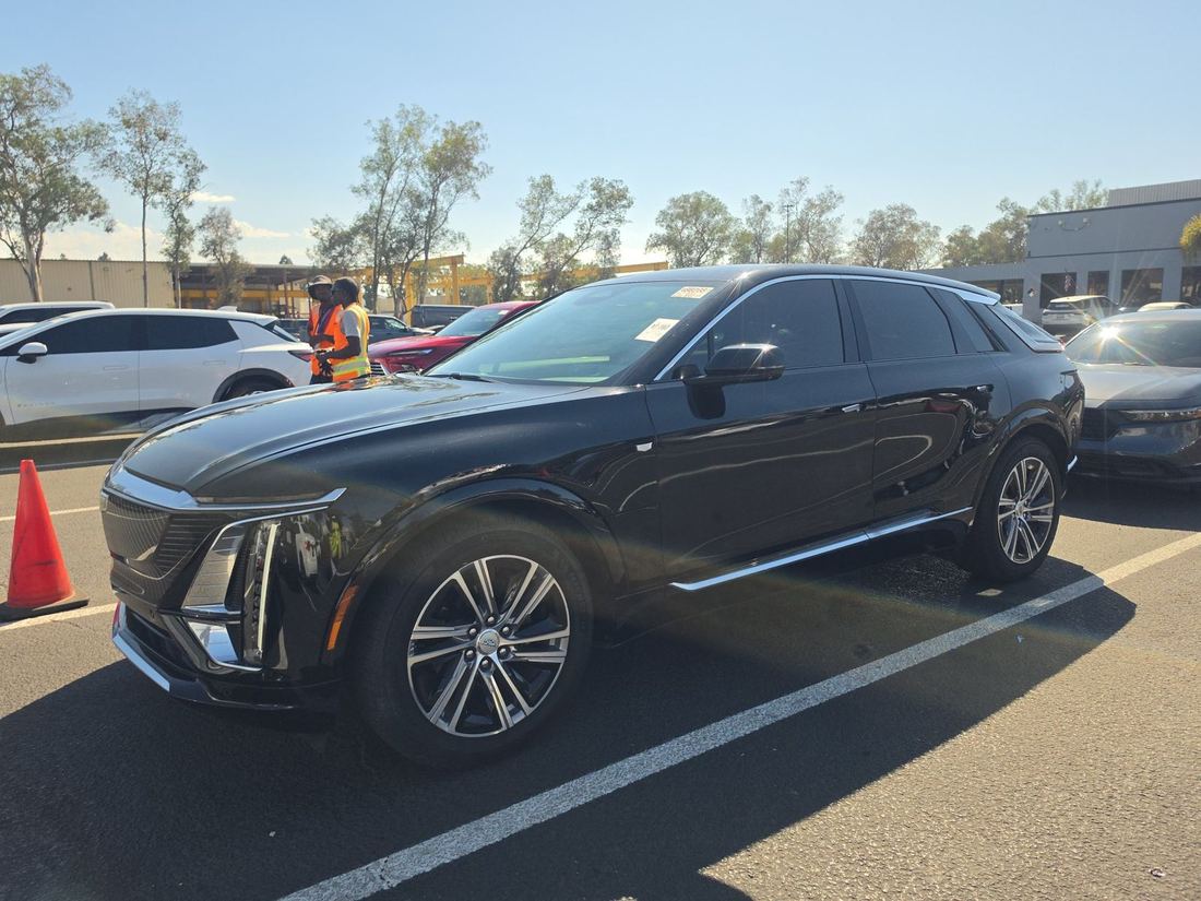 2024 CADILLAC Lux-1