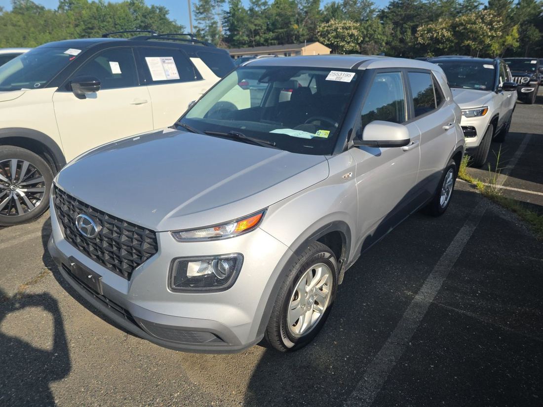 2022 Hyundai SE