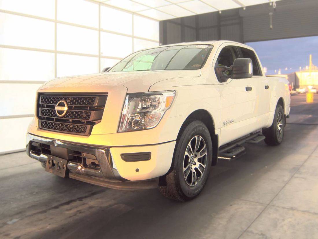 2024 NISSAN Crew Cab