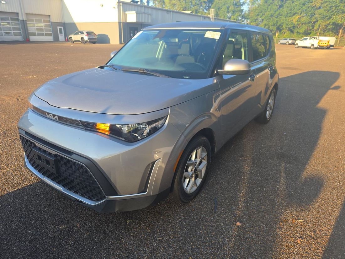 2023 KIA LX, S