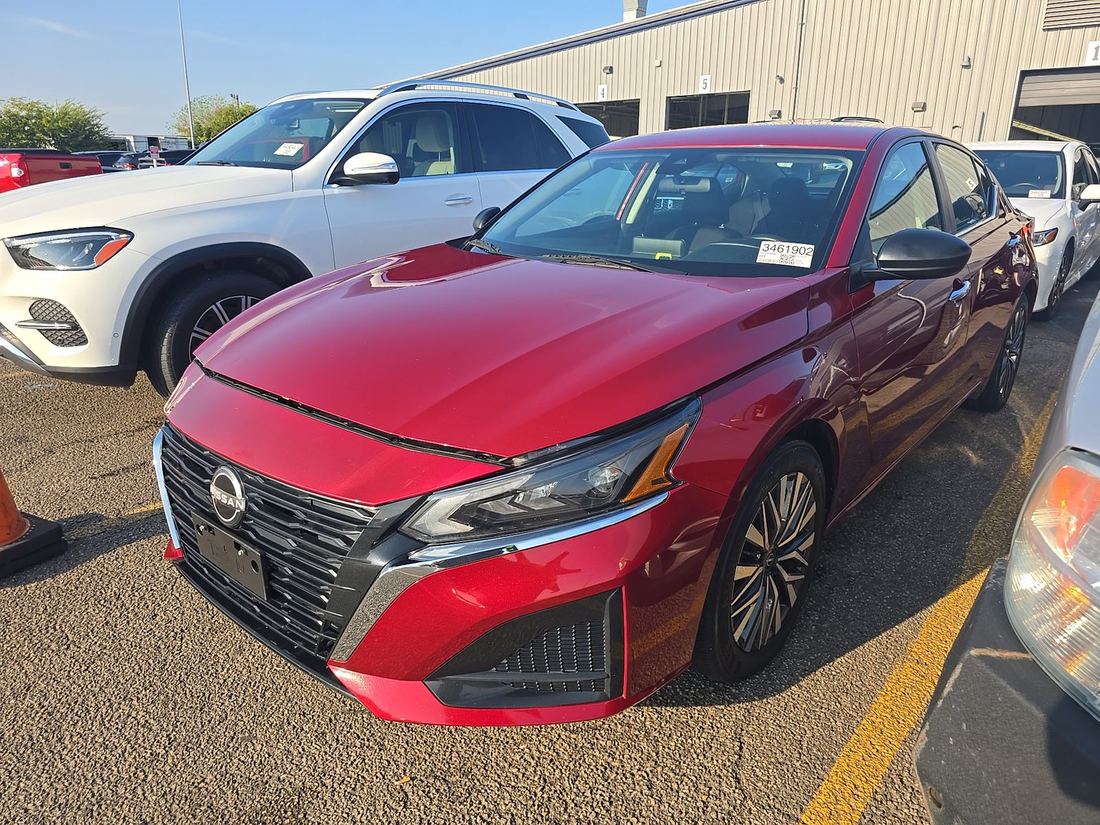 2024 NISSAN SV