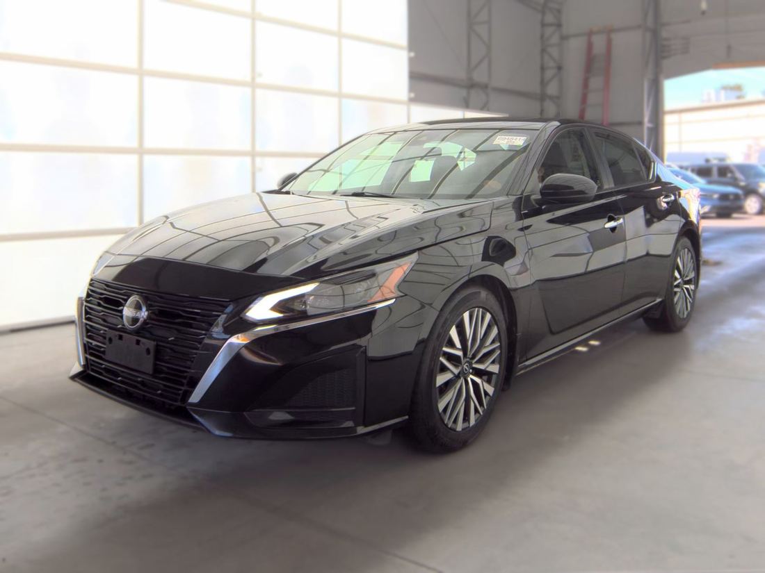 2024 Nissan SV
