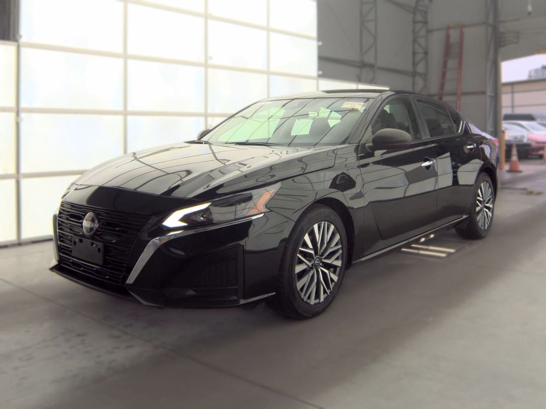 2024 Nissan SV