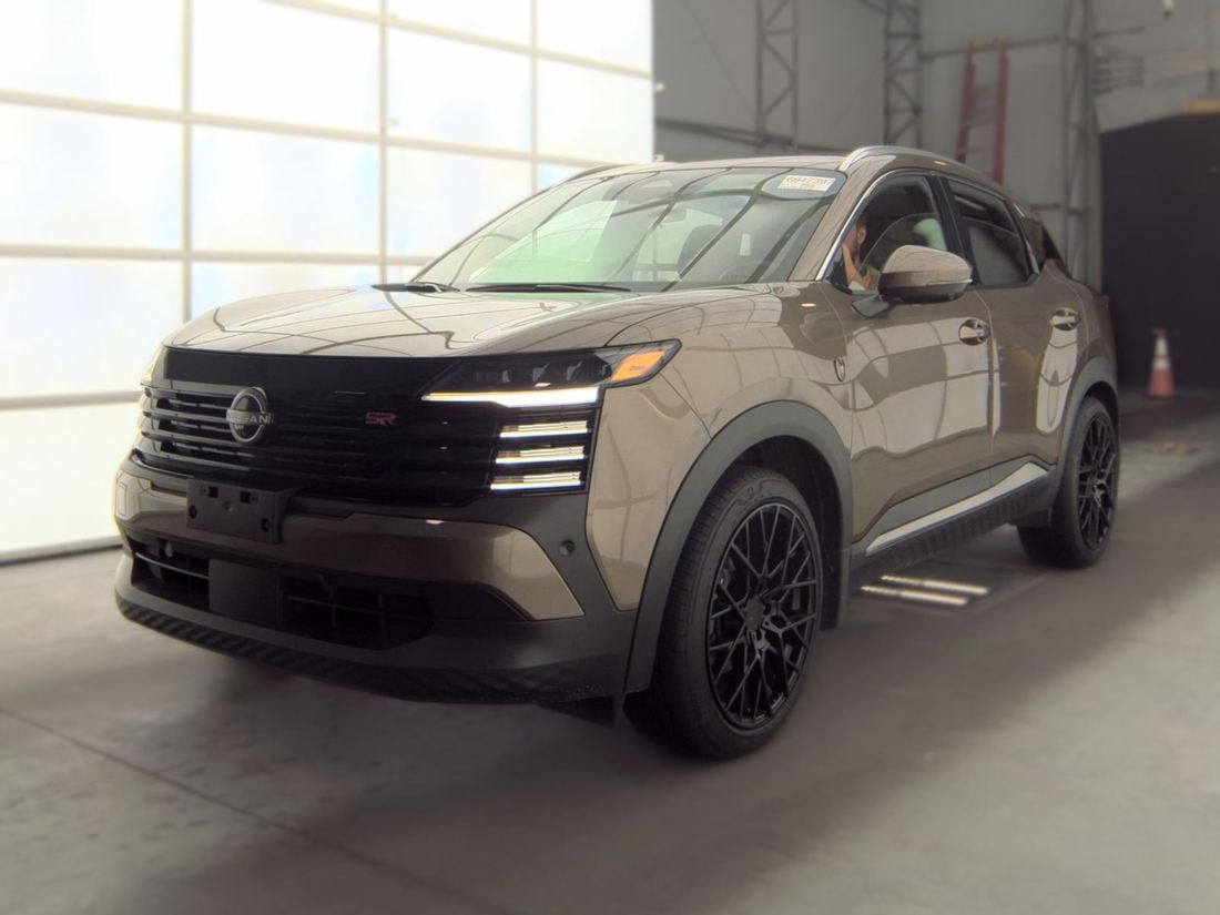 2025 Nissan SR