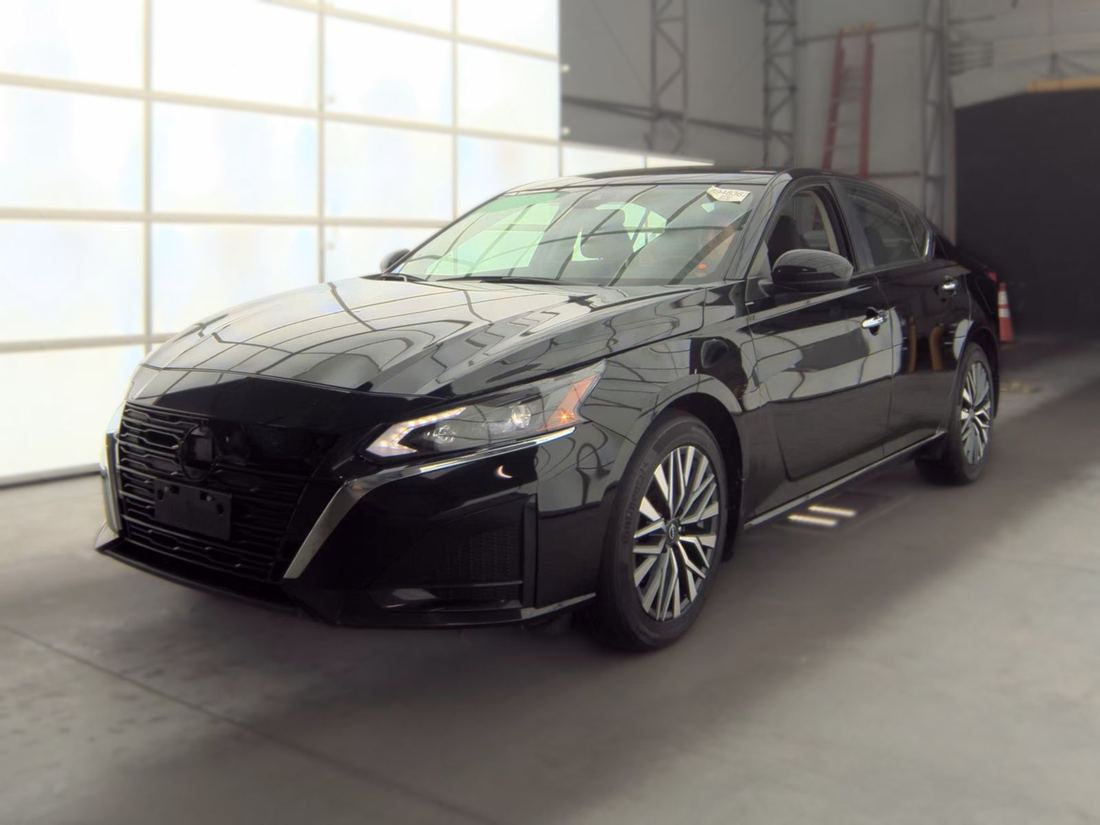 2024 Nissan SV