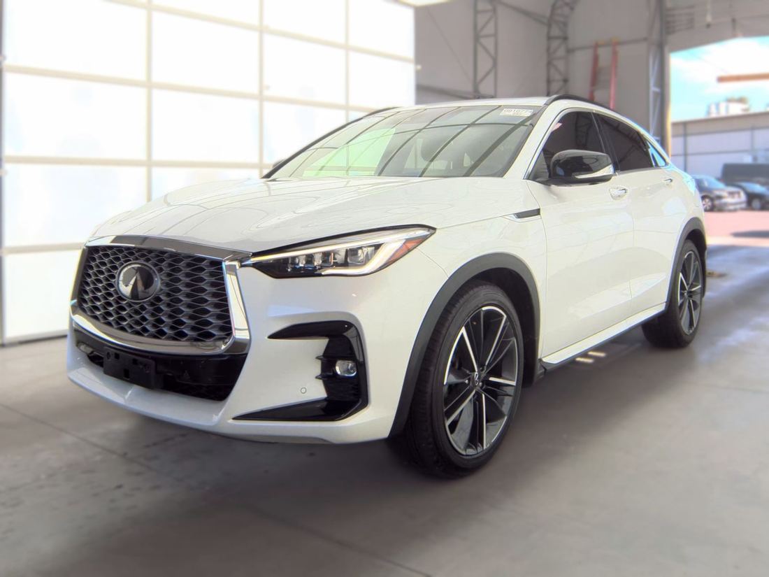 2023 INFINITI Essential