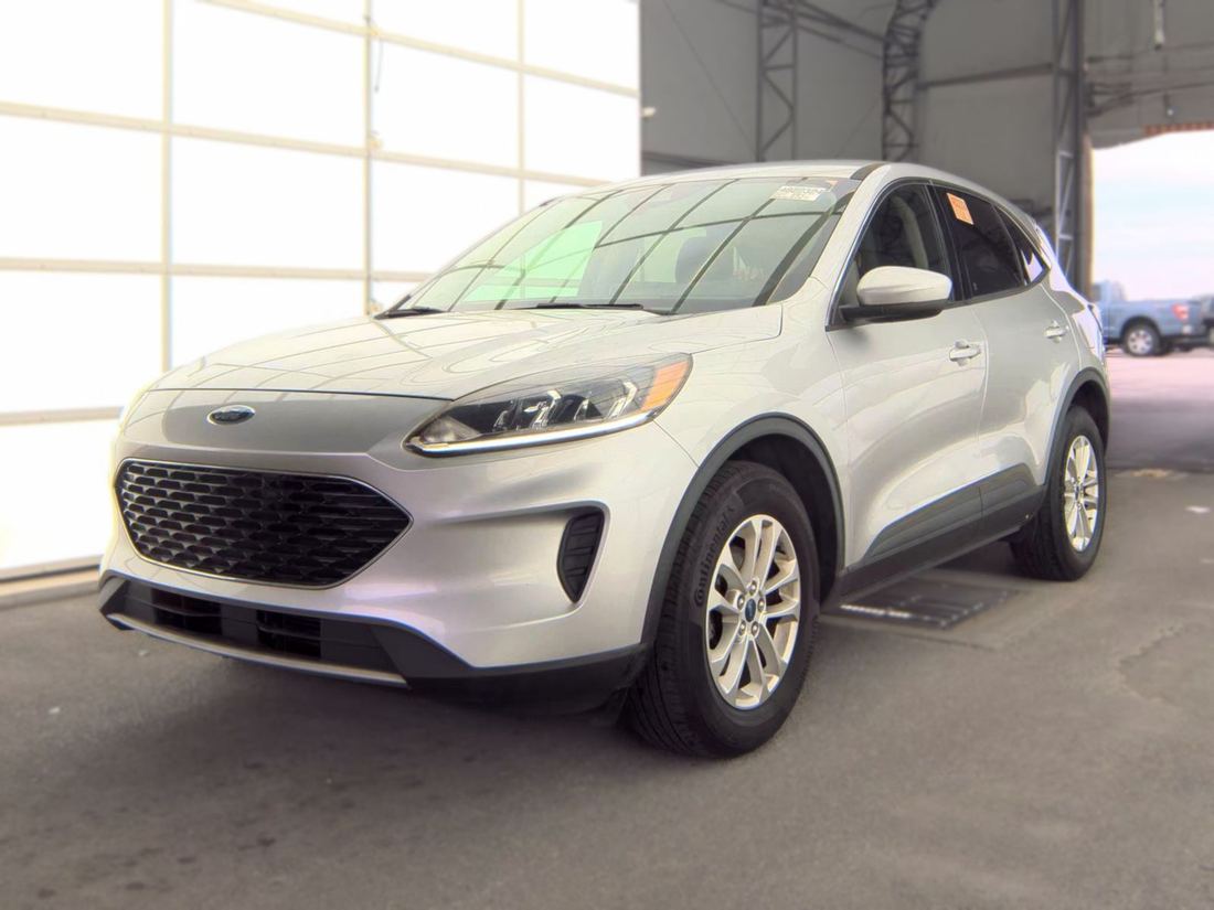 2020 FORD SE
