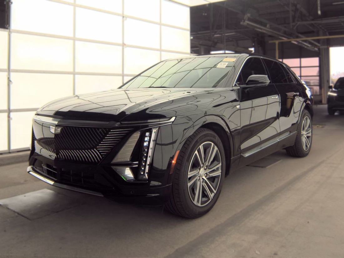 2024 CADILLAC Lux-1