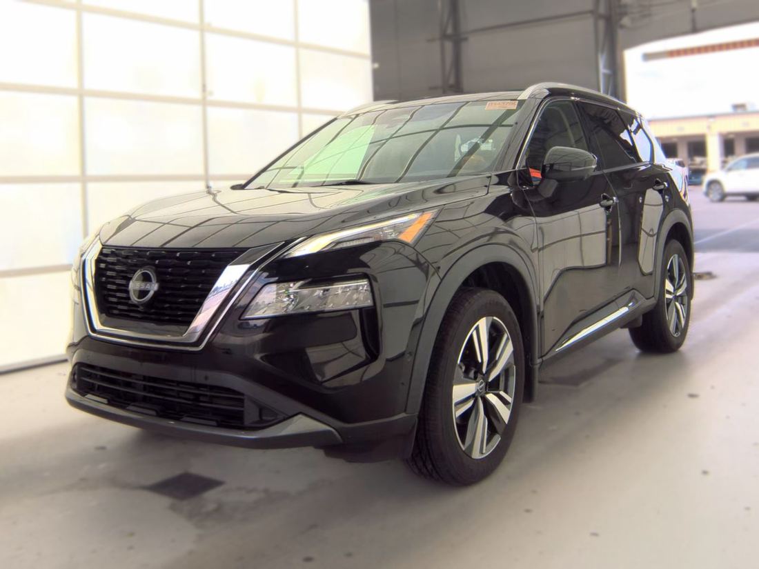 2023 NISSAN SL