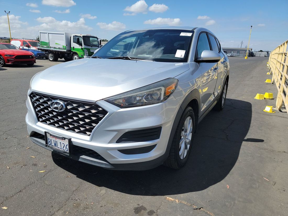 2019 Hyundai SE