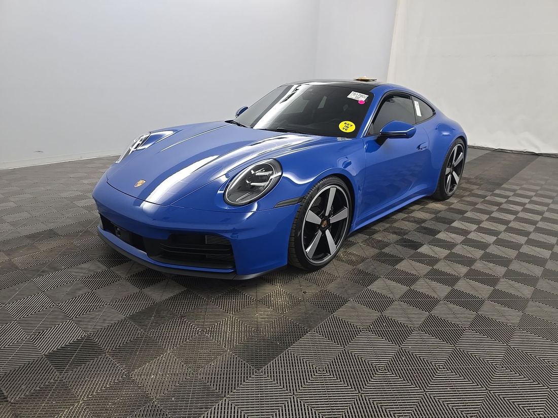 2025 PORSCHE Carrera