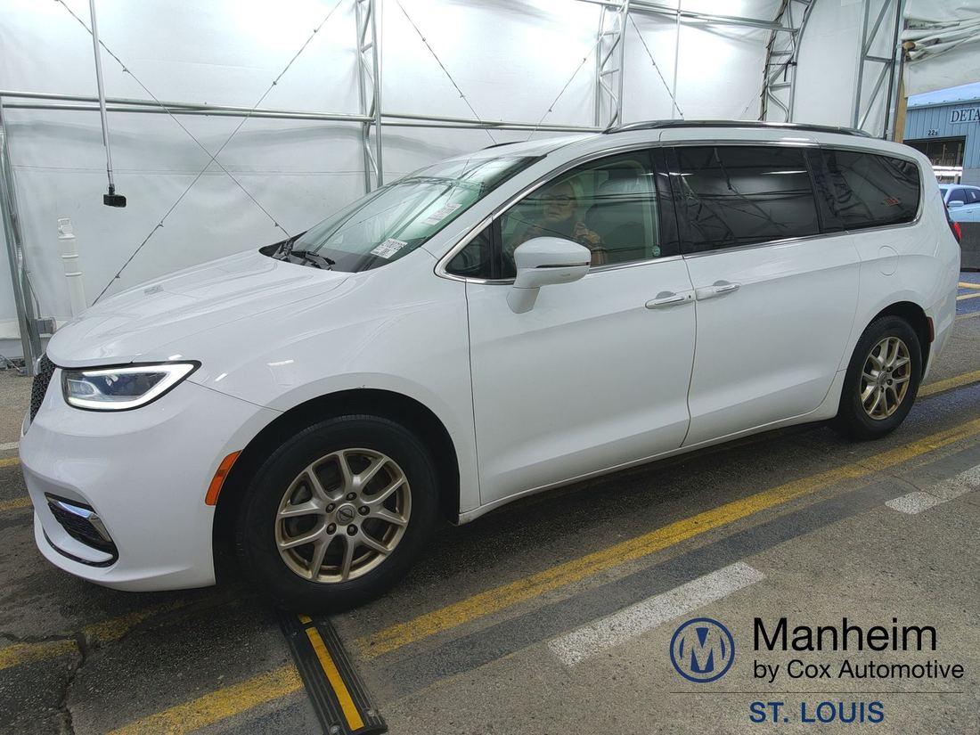 2021 CHRYSLER Touring L