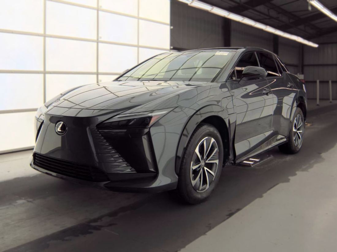 2024 LEXUS 10 Series