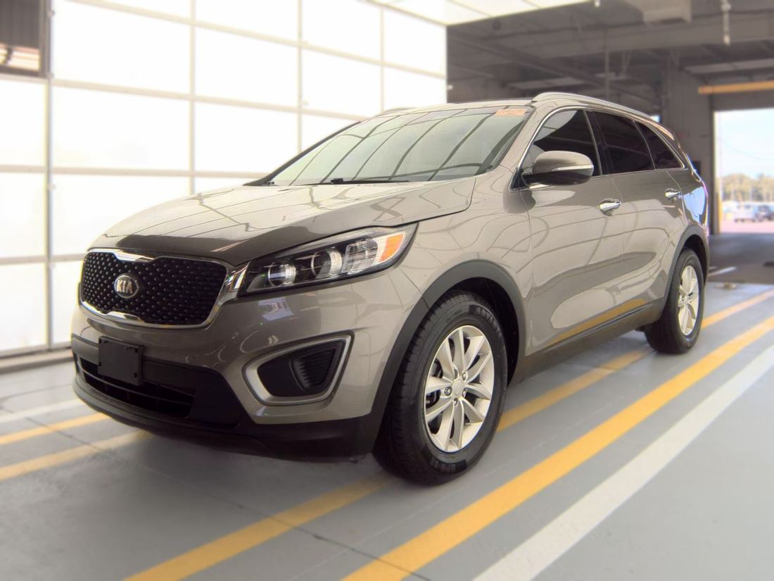 2016 Kia L / LX