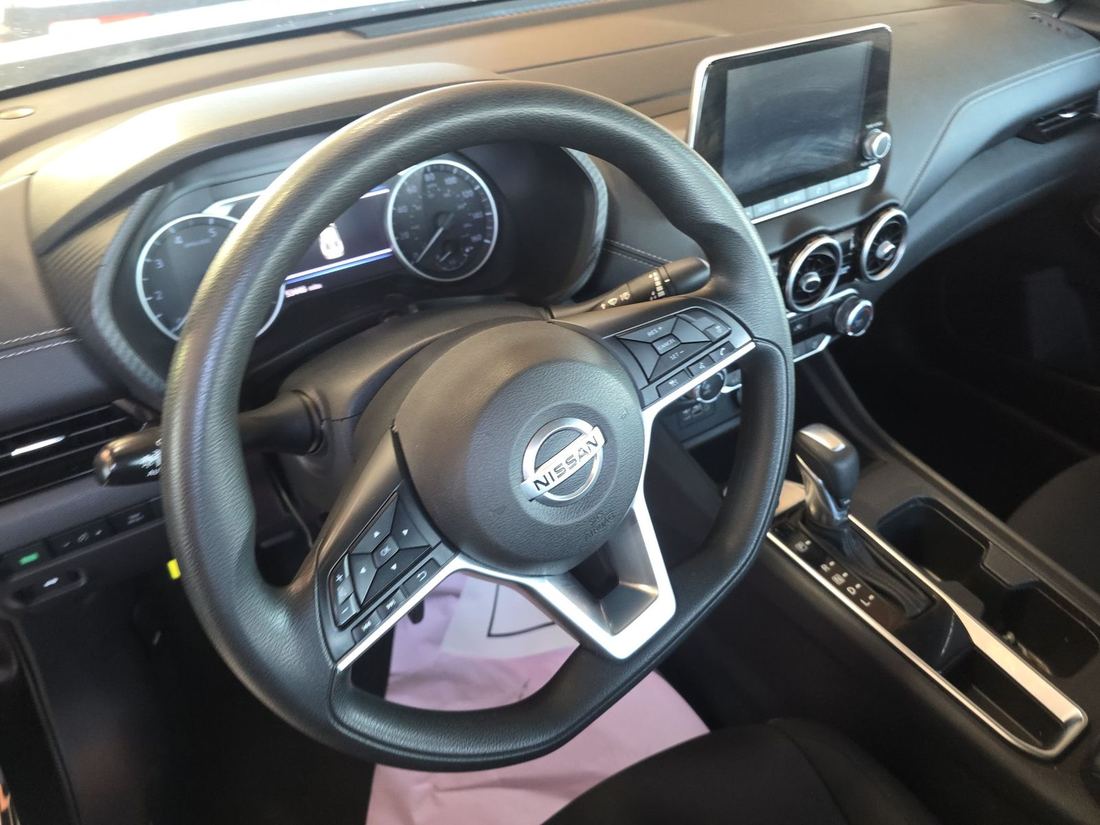 2023 NISSAN SV