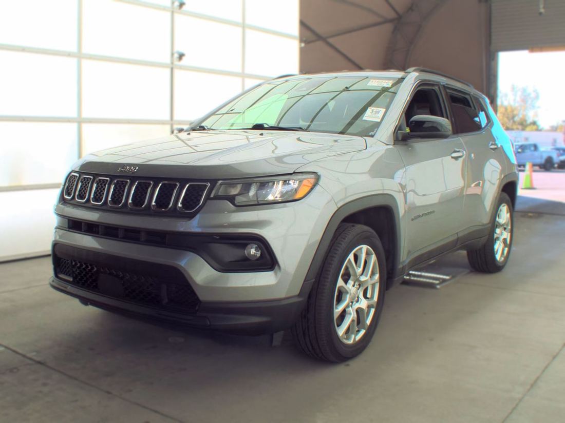 2023 Jeep Latitude Lux, Altitude