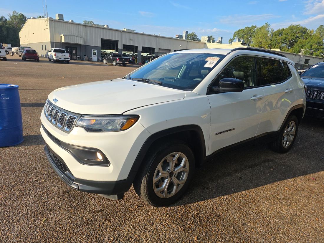 2025 JEEP North, Latitude